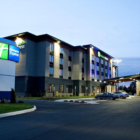 Holiday Inn Express Pembroke By Ihg Exterior photo