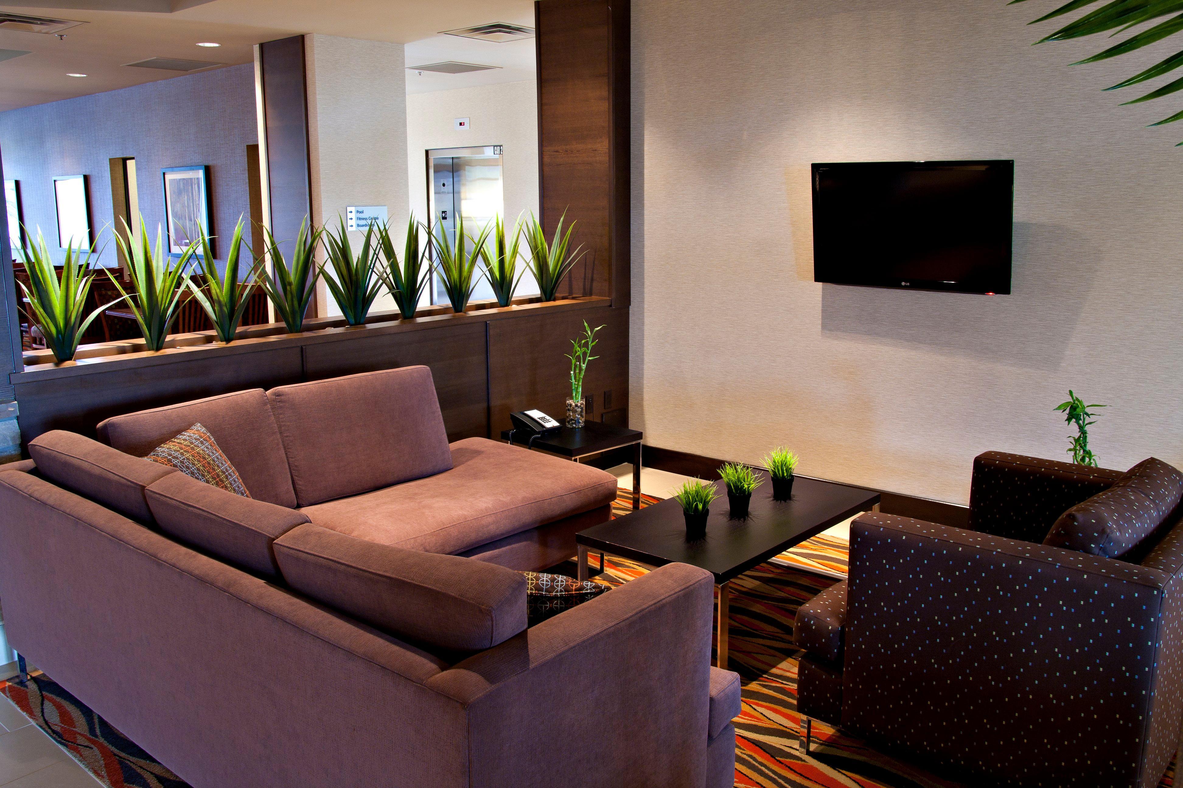 Holiday Inn Express Pembroke By Ihg Exterior photo