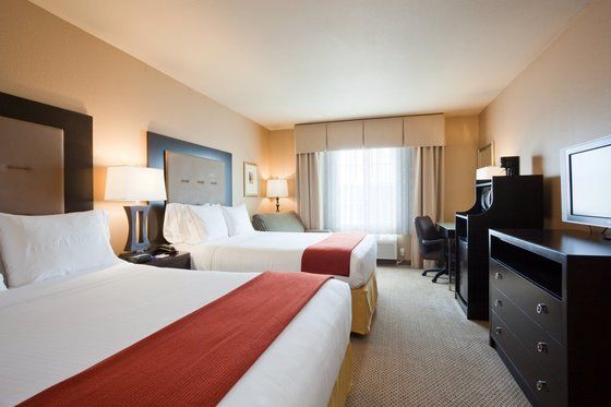 Holiday Inn Express Pembroke By Ihg Exterior photo
